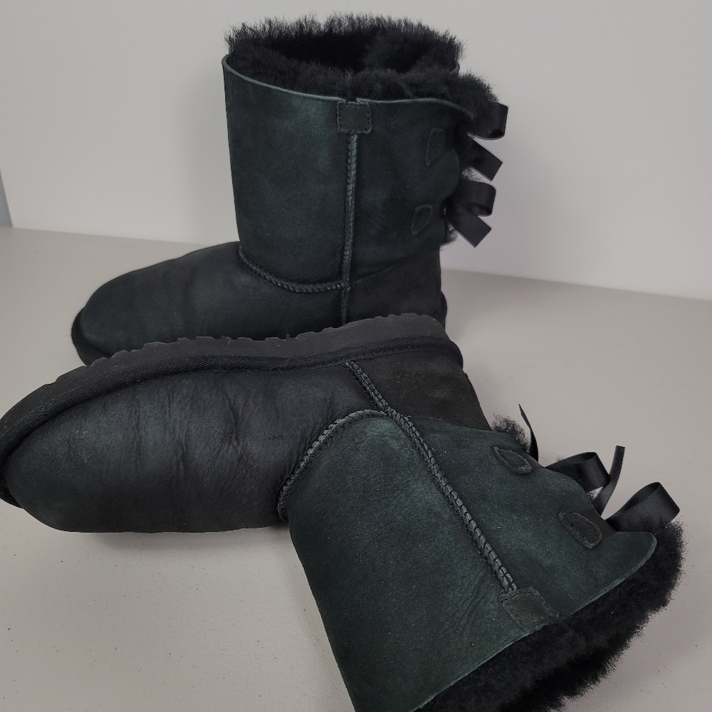 UGG Australia  BAILEY BOW SHORT BOOTS SUEDE US 5 - Picture 6 of 9